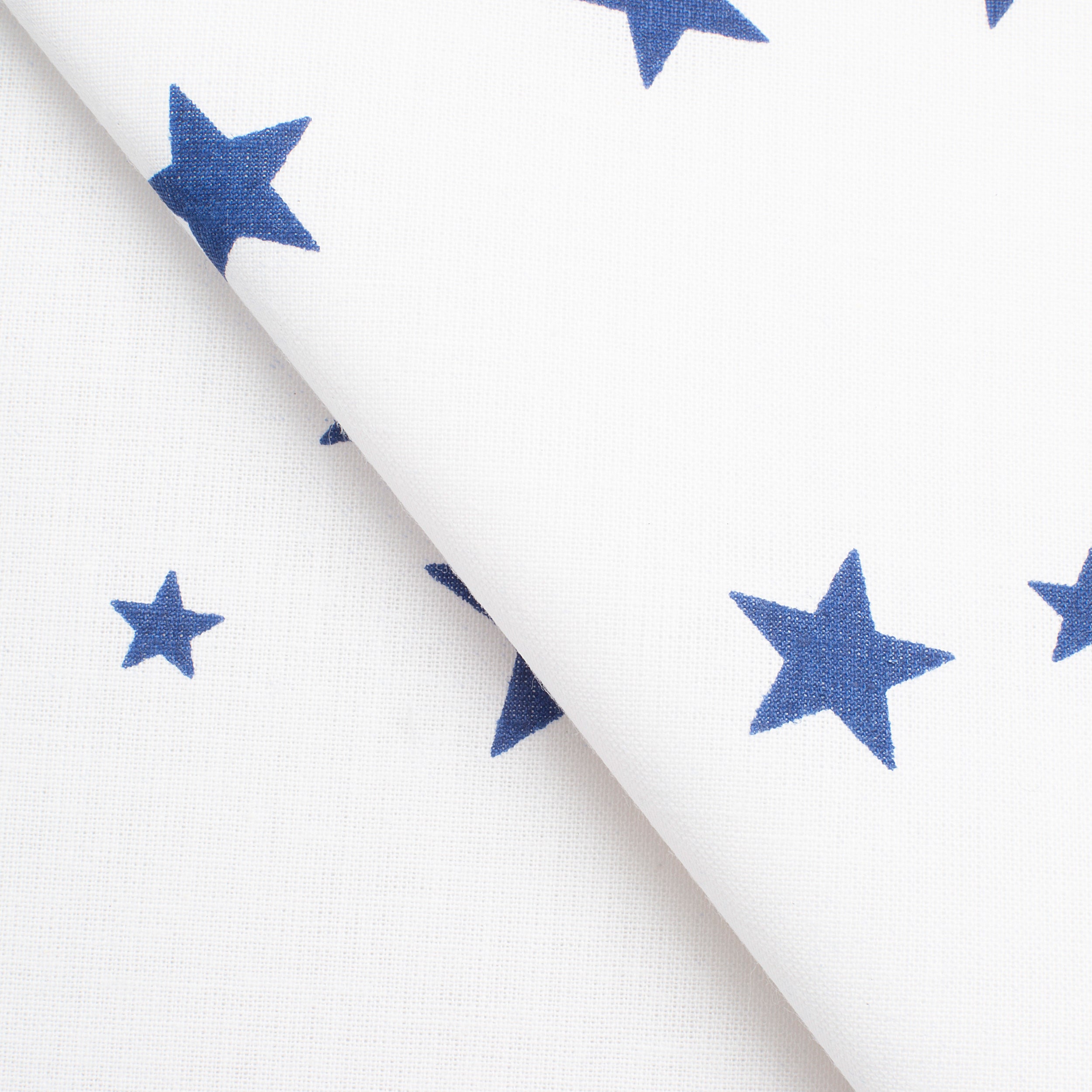 PRINTED COTTON POPLIN FABRIC - BLUE STARS ON WHITE BACKGROUND - 160 GSM