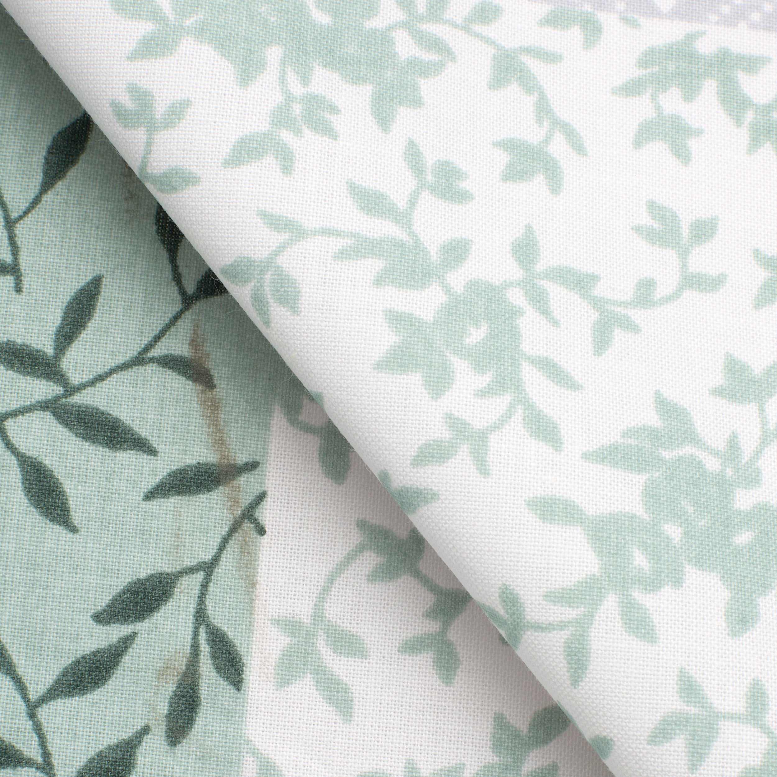 PRINTED COTTON POPLIN FABRIC - GREEN FLOWERS - 160 GSM