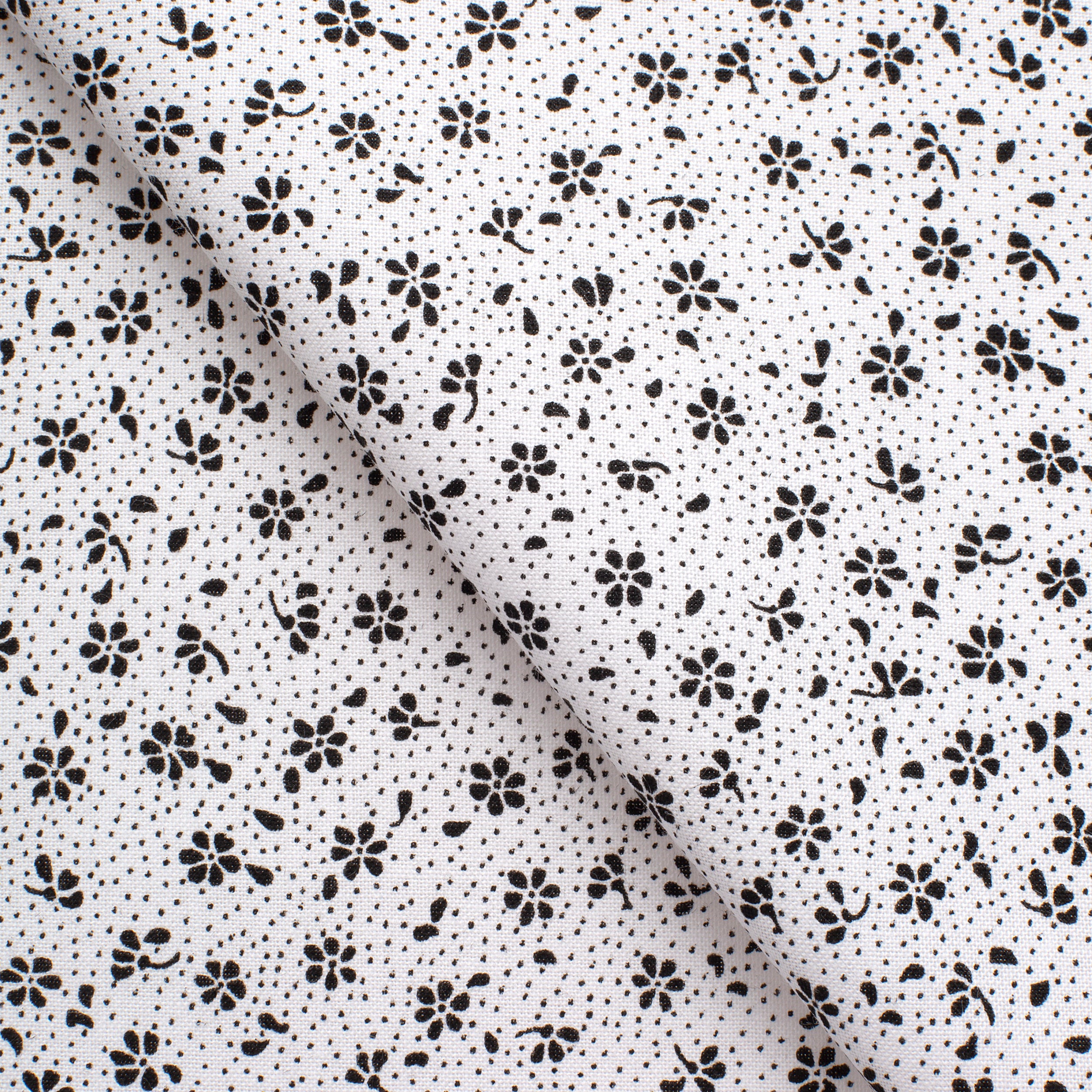 PRINTED COTTON POPLIN FABRIC - SMALL BLACK FLOWERS ON WHITE BACKGROUND - 160 GSM