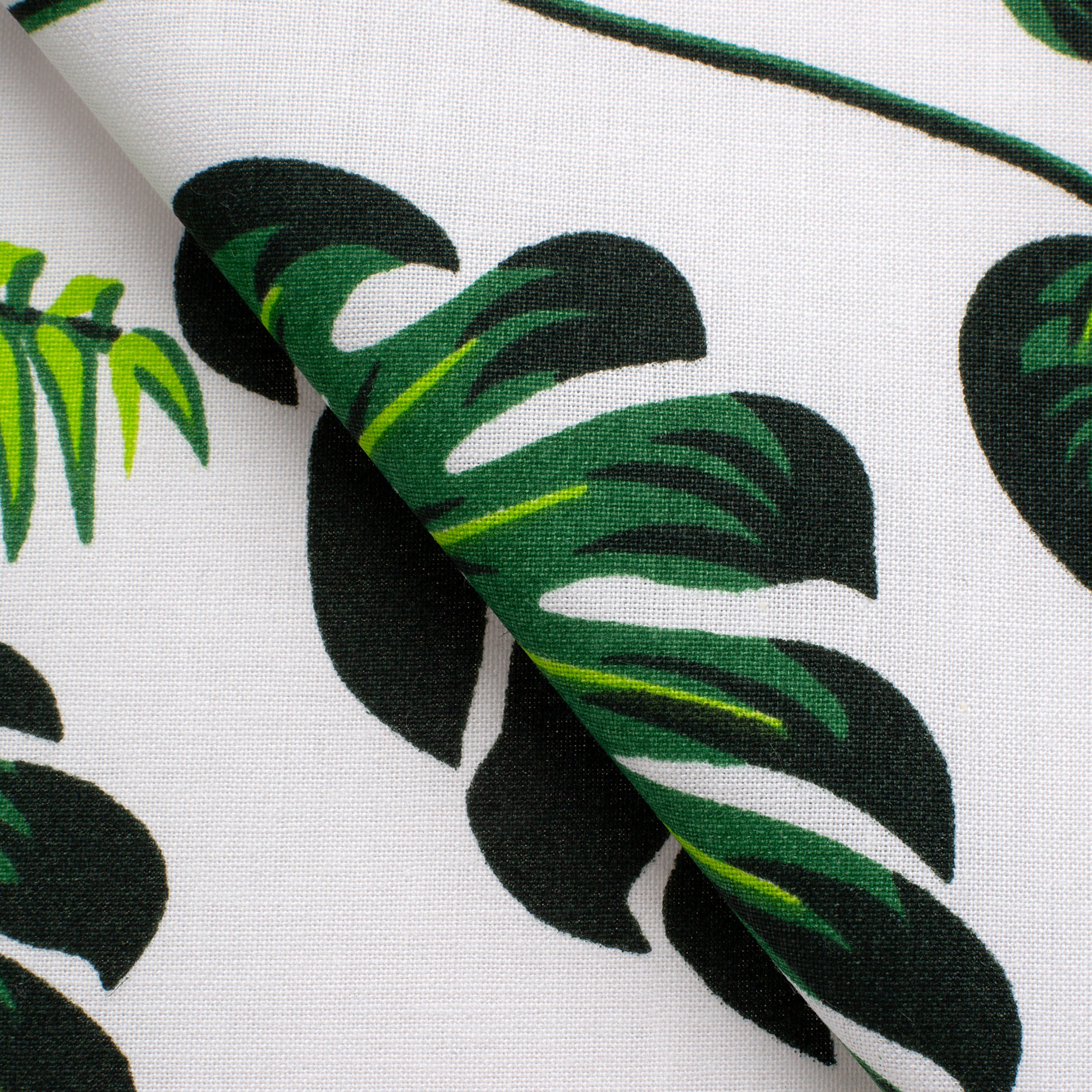 4.2 OZ COTTON POPLIN - PRINTED - FLOWER LEAVES