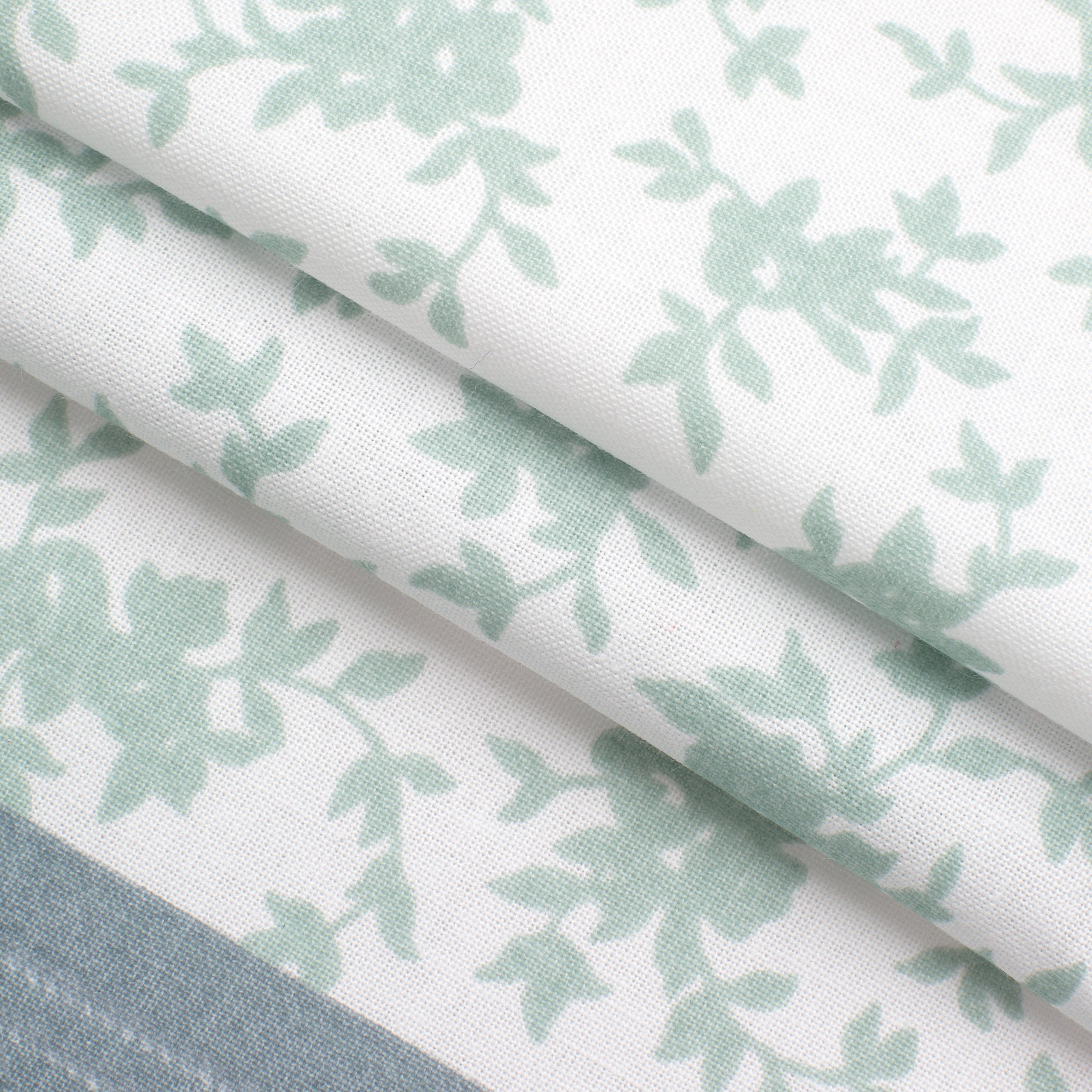 PRINTED COTTON POPLIN FABRIC - GREEN FLOWERS - 160 GSM