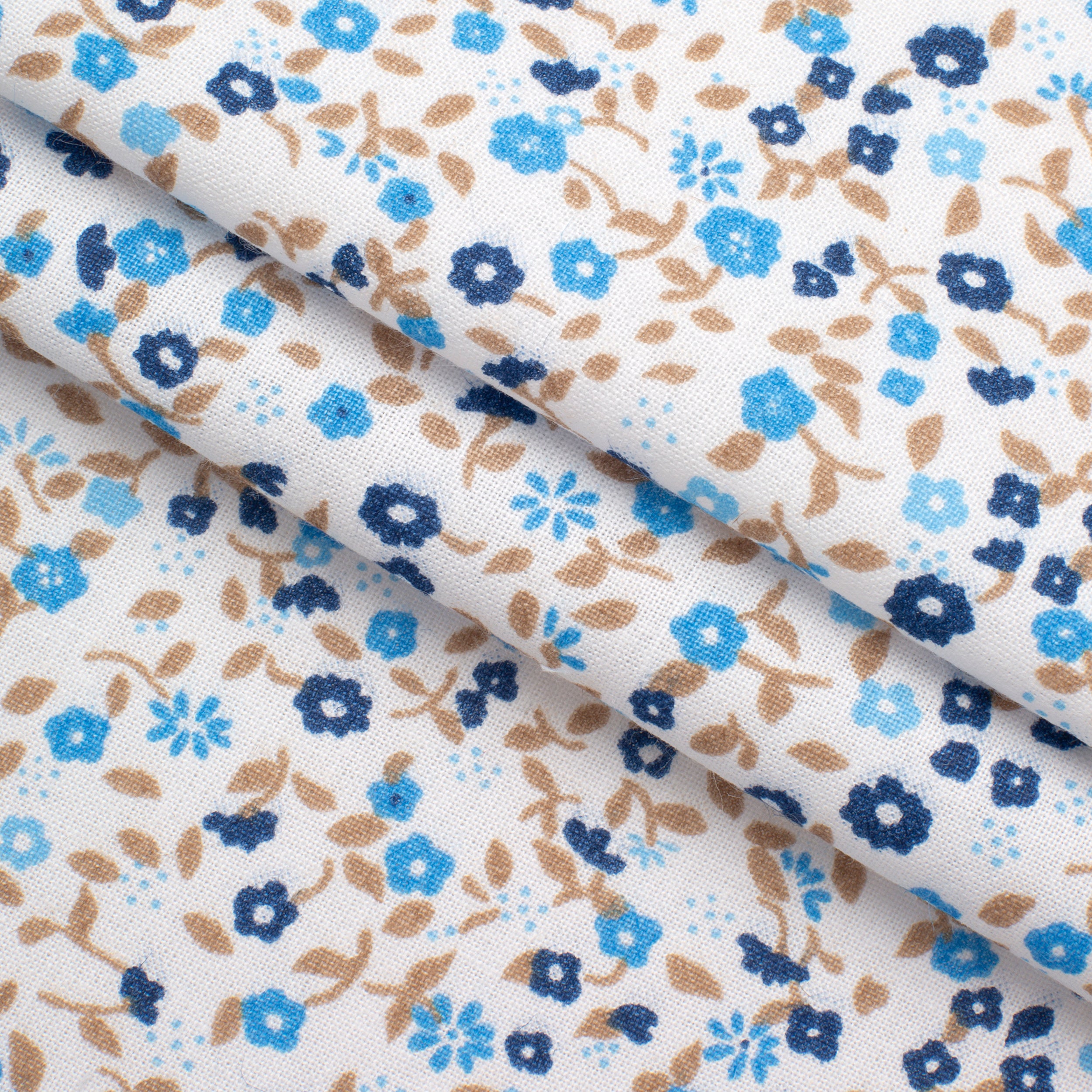 4.2 OZ COTTON POPLIN - PRINTED - BLUE FLOWERS