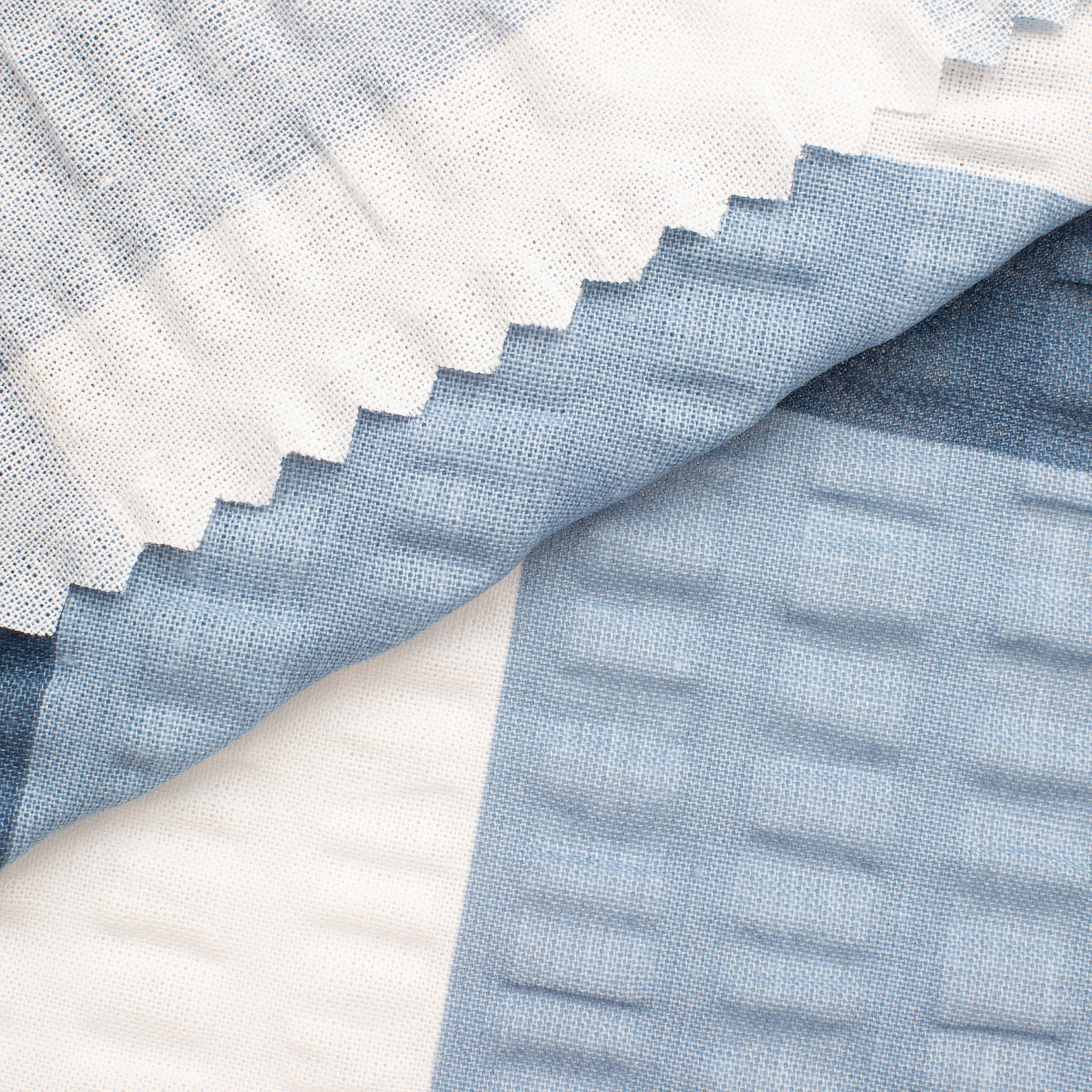 CHECKED COTTON SEERSUCKER FABRIC - BLUE AND WHITE CHECK - 160 GSM