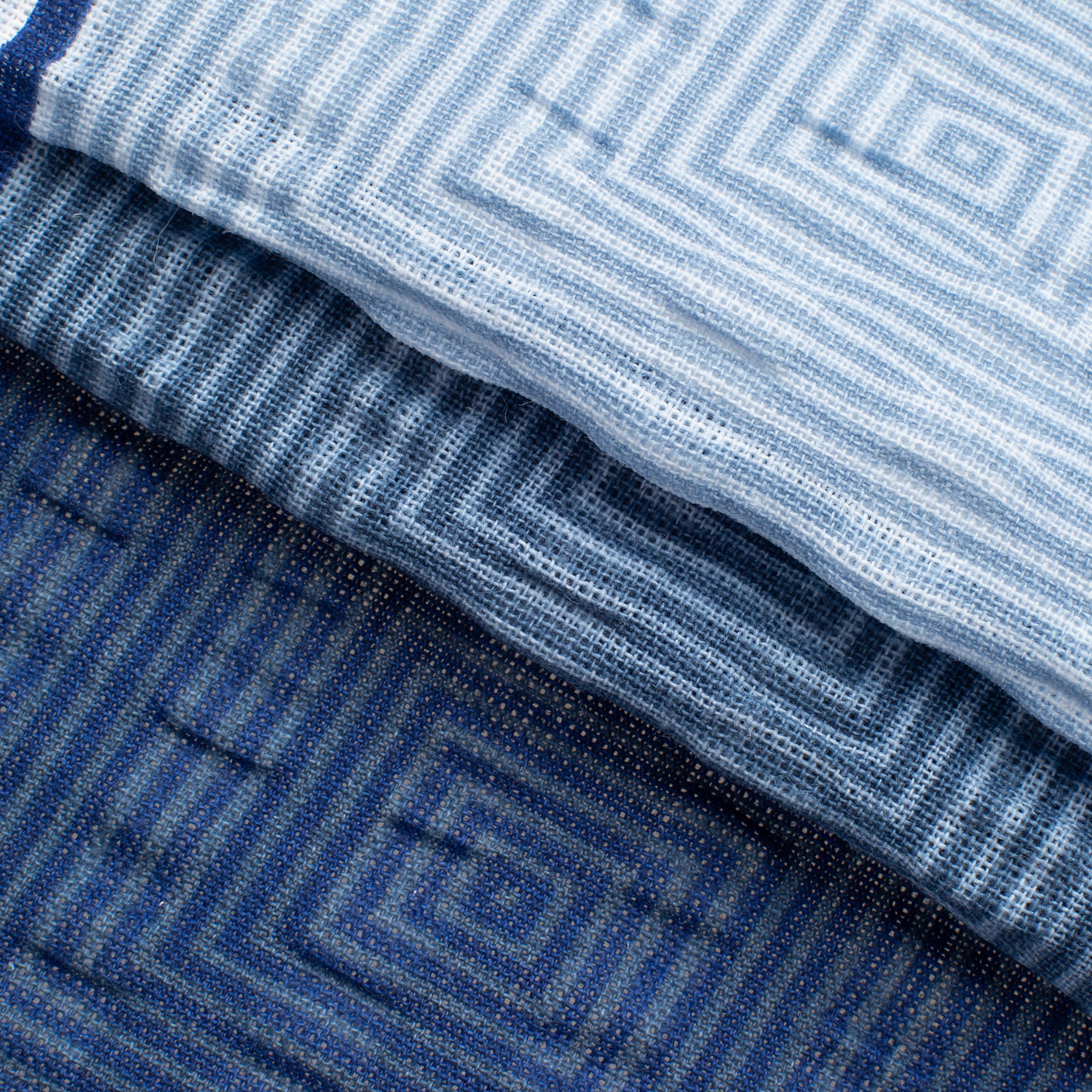 PRINTED COTTON POPLIN FABRIC - BLUE GREY AND WHITE GEOMETRIC PRINT - 160 GSM