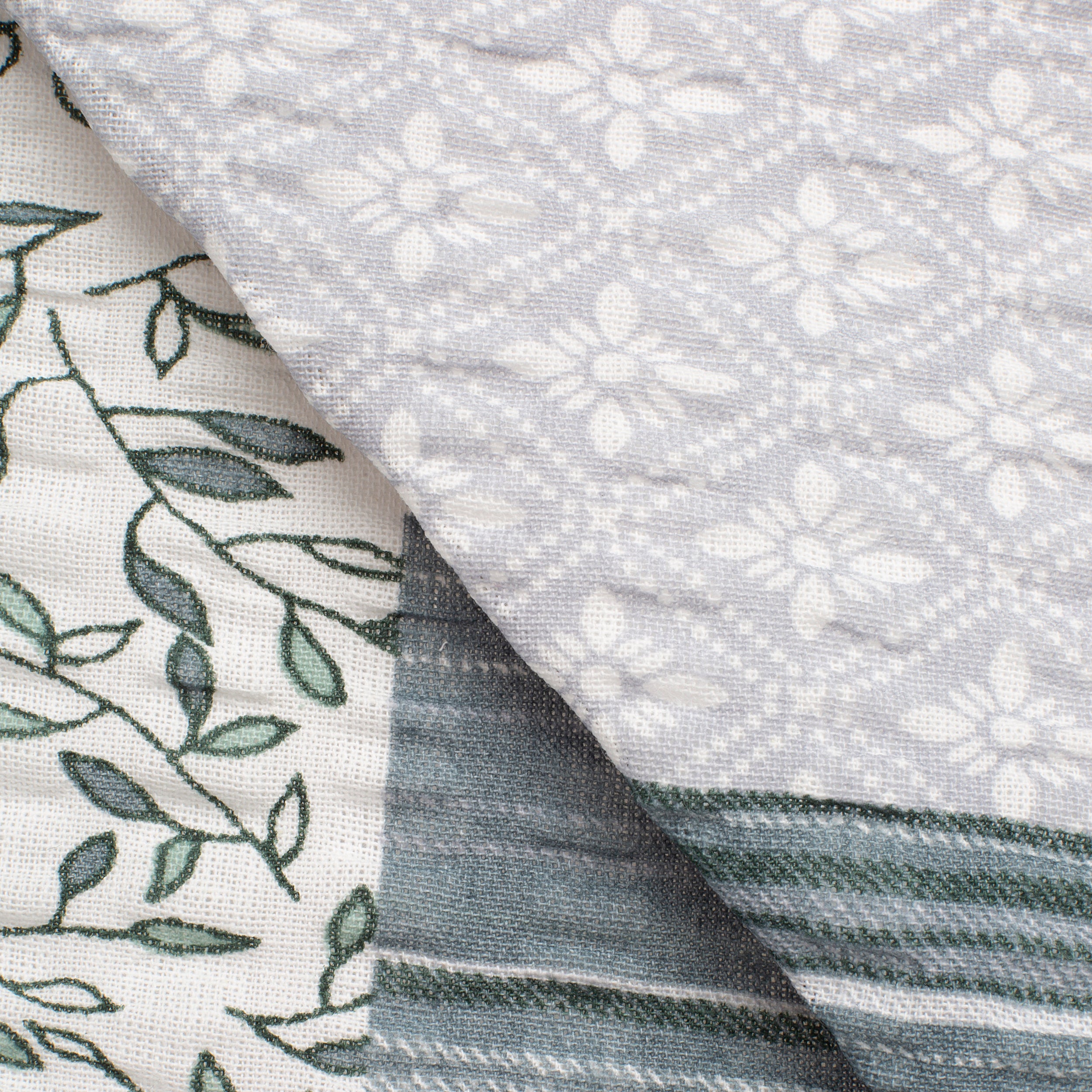 PRINTED COTTON POPLIN FABRIC - GREEN AND WHITE FLOWERS - 160 GSM